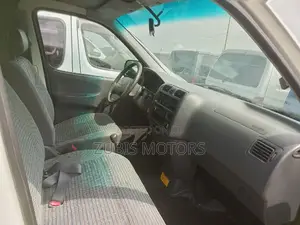 Toyota HiAce 2003 White