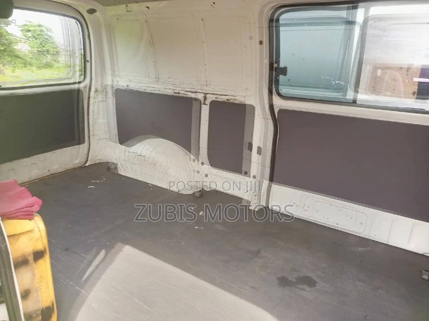 Toyota HiAce 2003 White