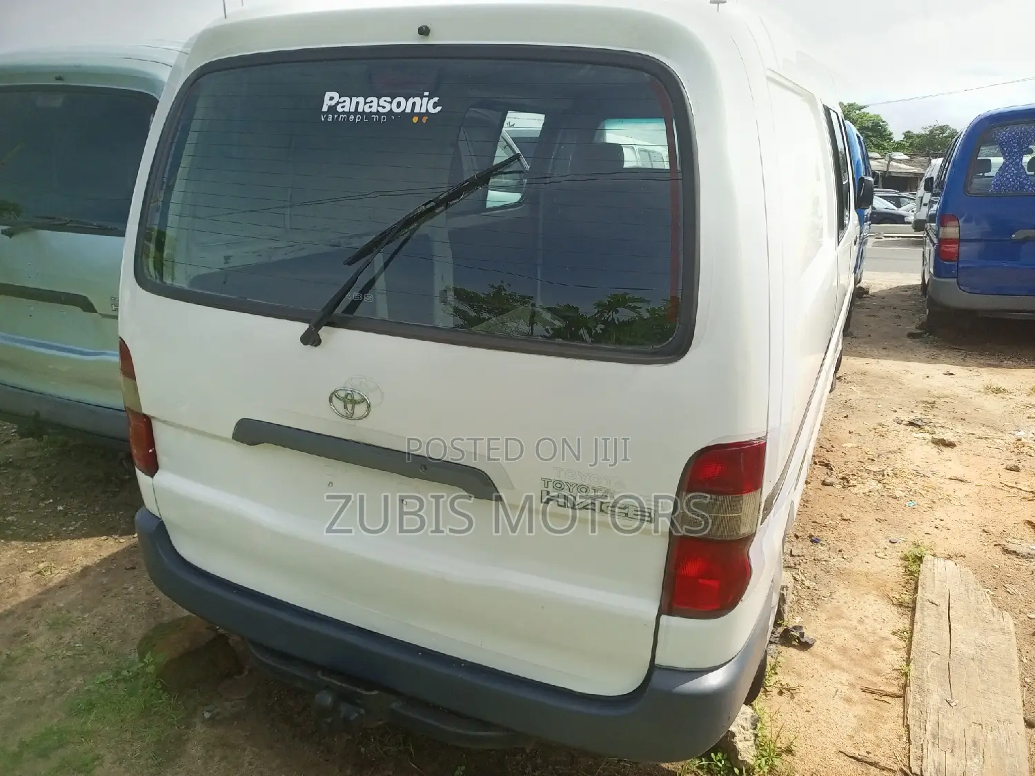 Toyota HiAce 2003 White
