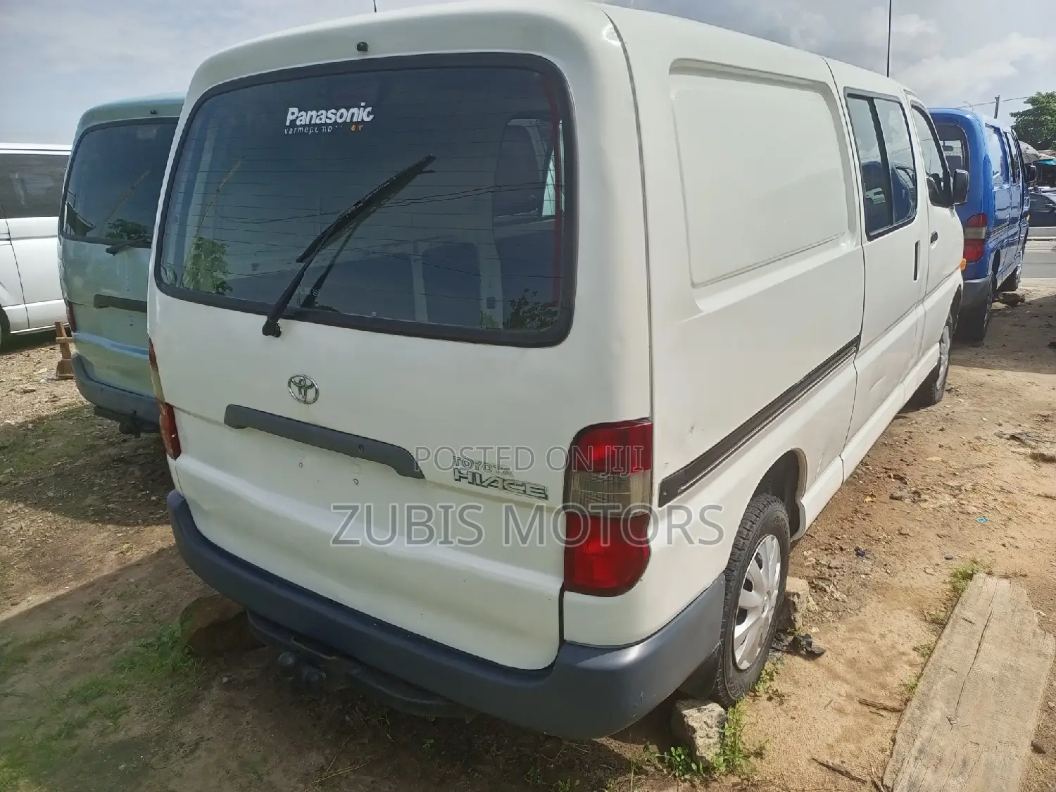 Toyota HiAce 2003 White