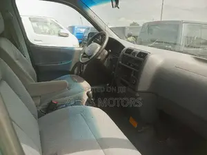 Toyota HiAce 2000 Green