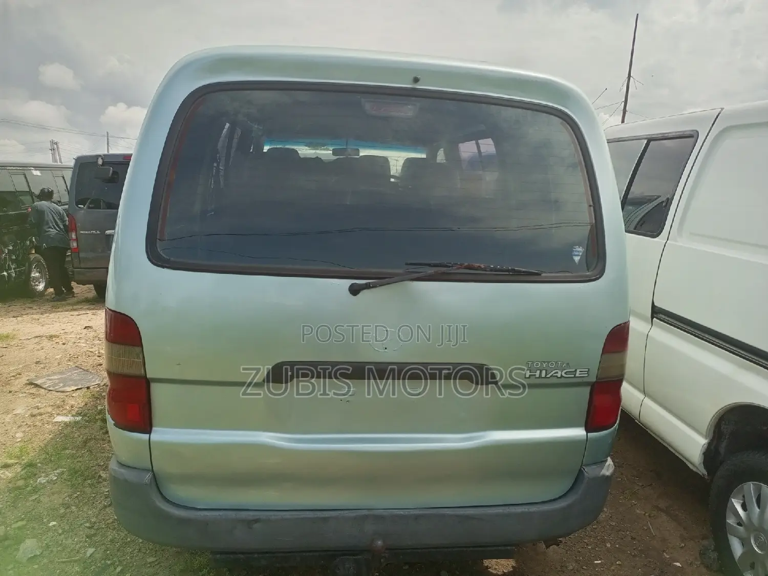 Toyota HiAce 2000 Green