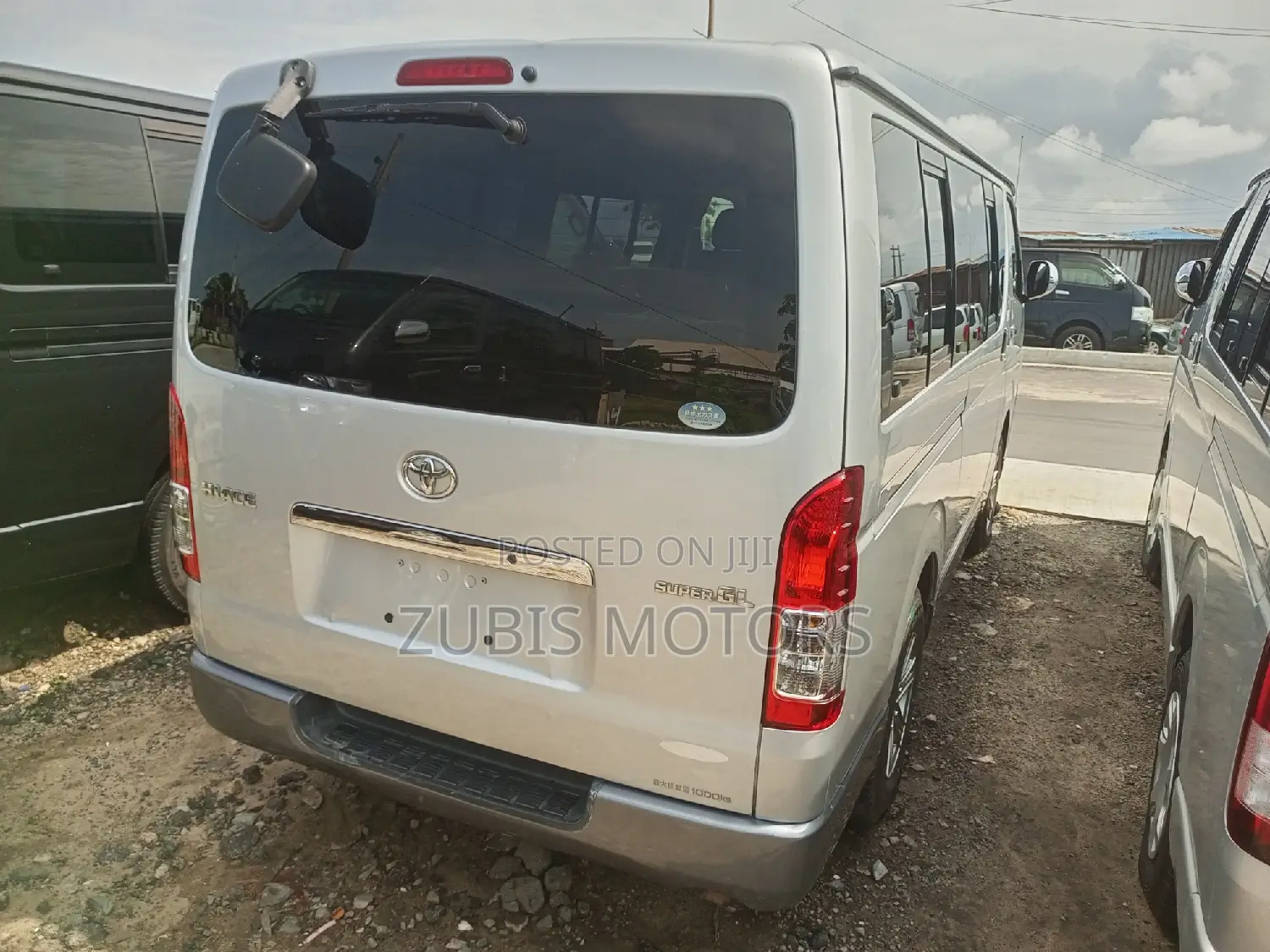 Toyota HiAce 2011 Silver