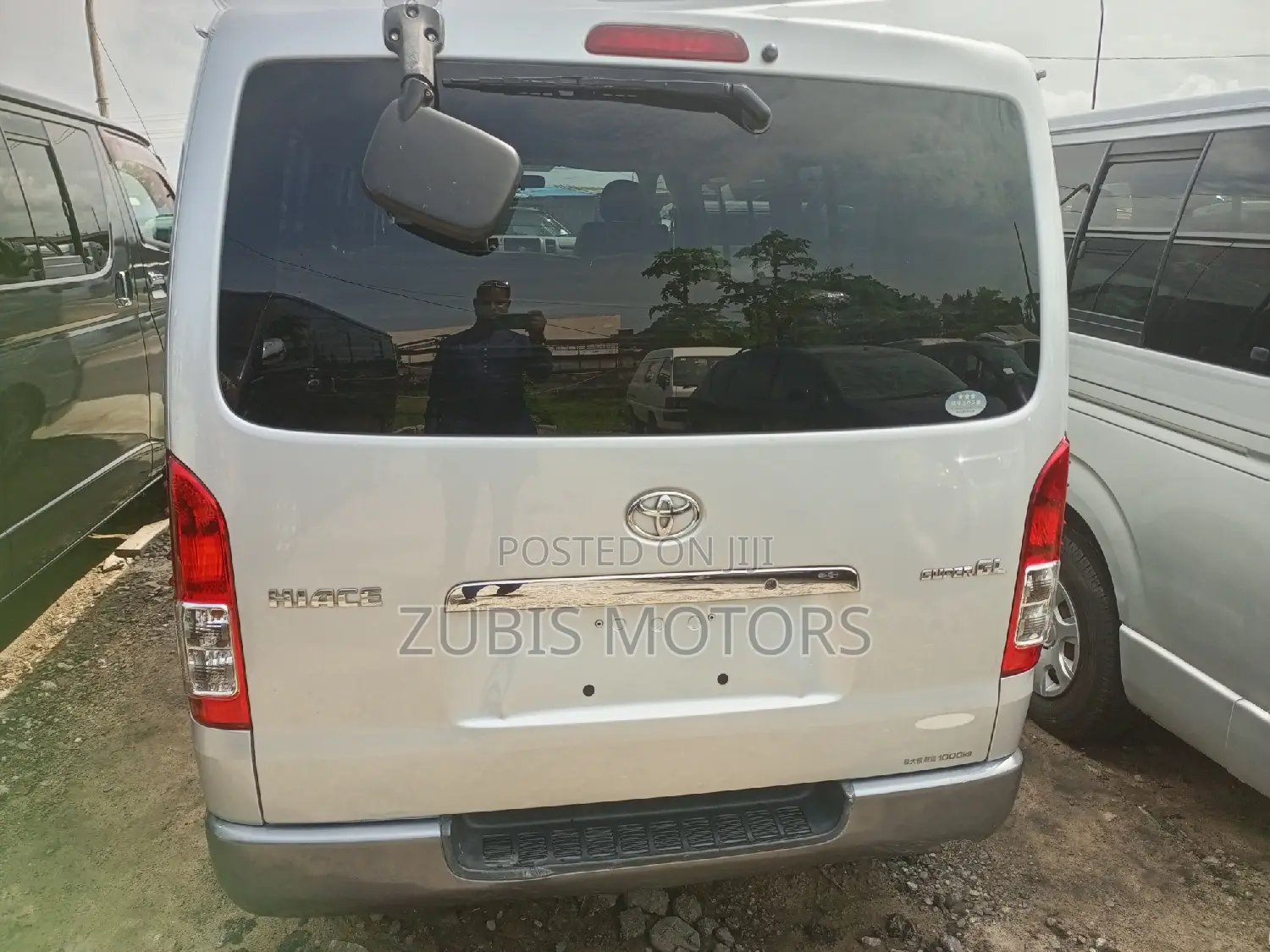 Toyota HiAce 2011 Silver