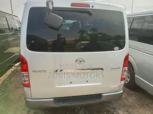 Toyota HiAce 2011 Silver