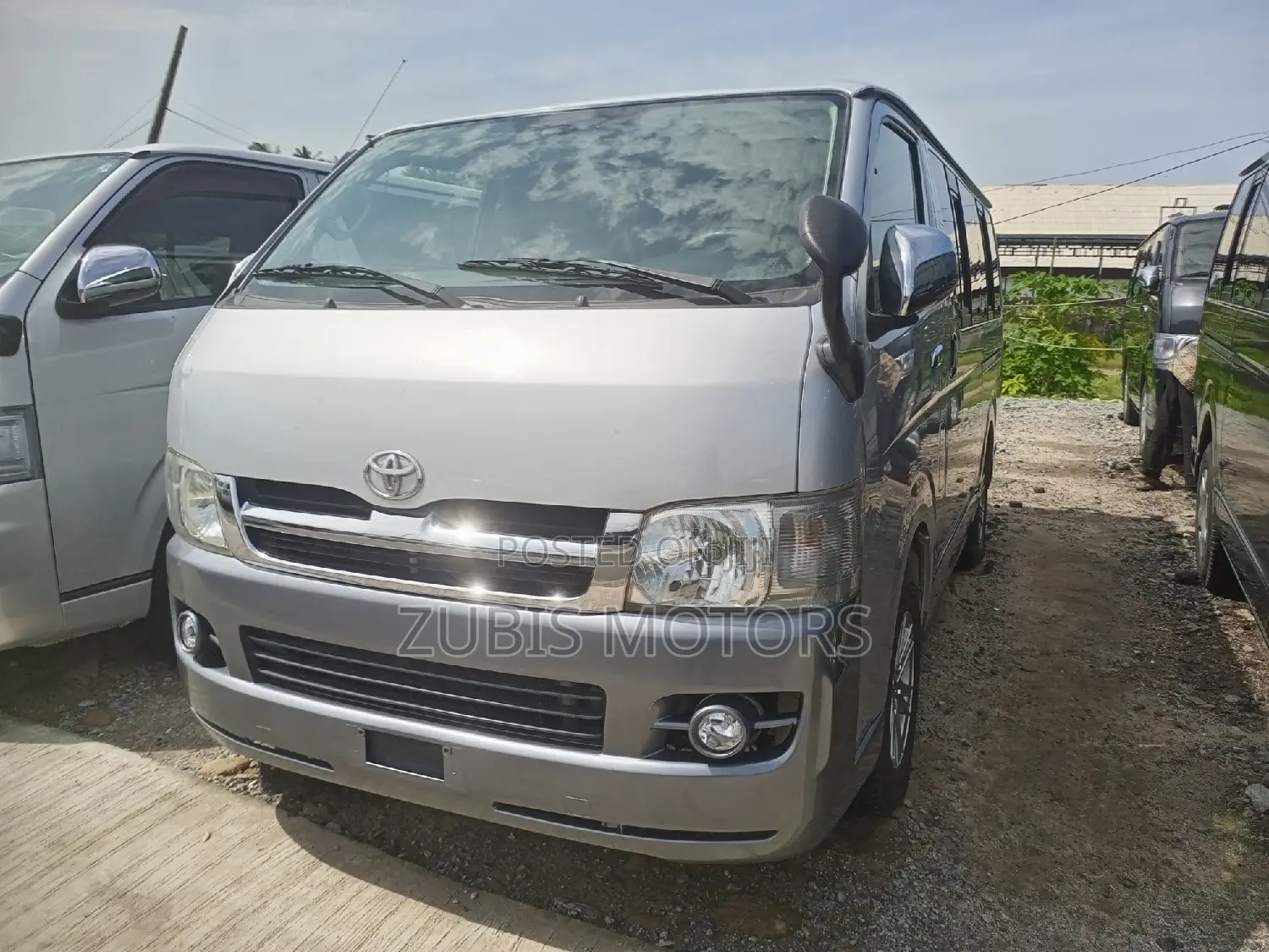 Toyota HiAce 2011 Silver