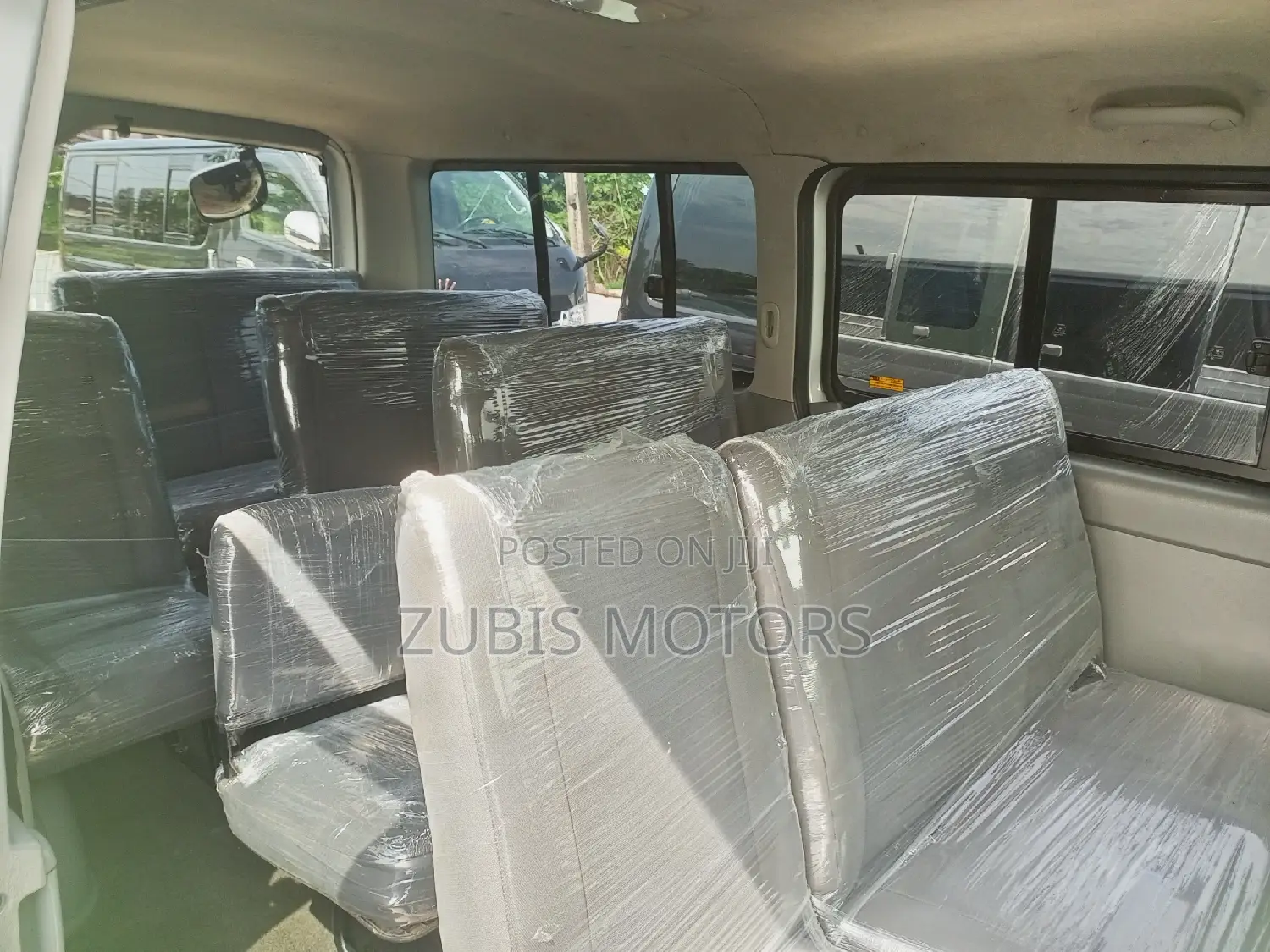 Toyota HiAce 2011 Silver