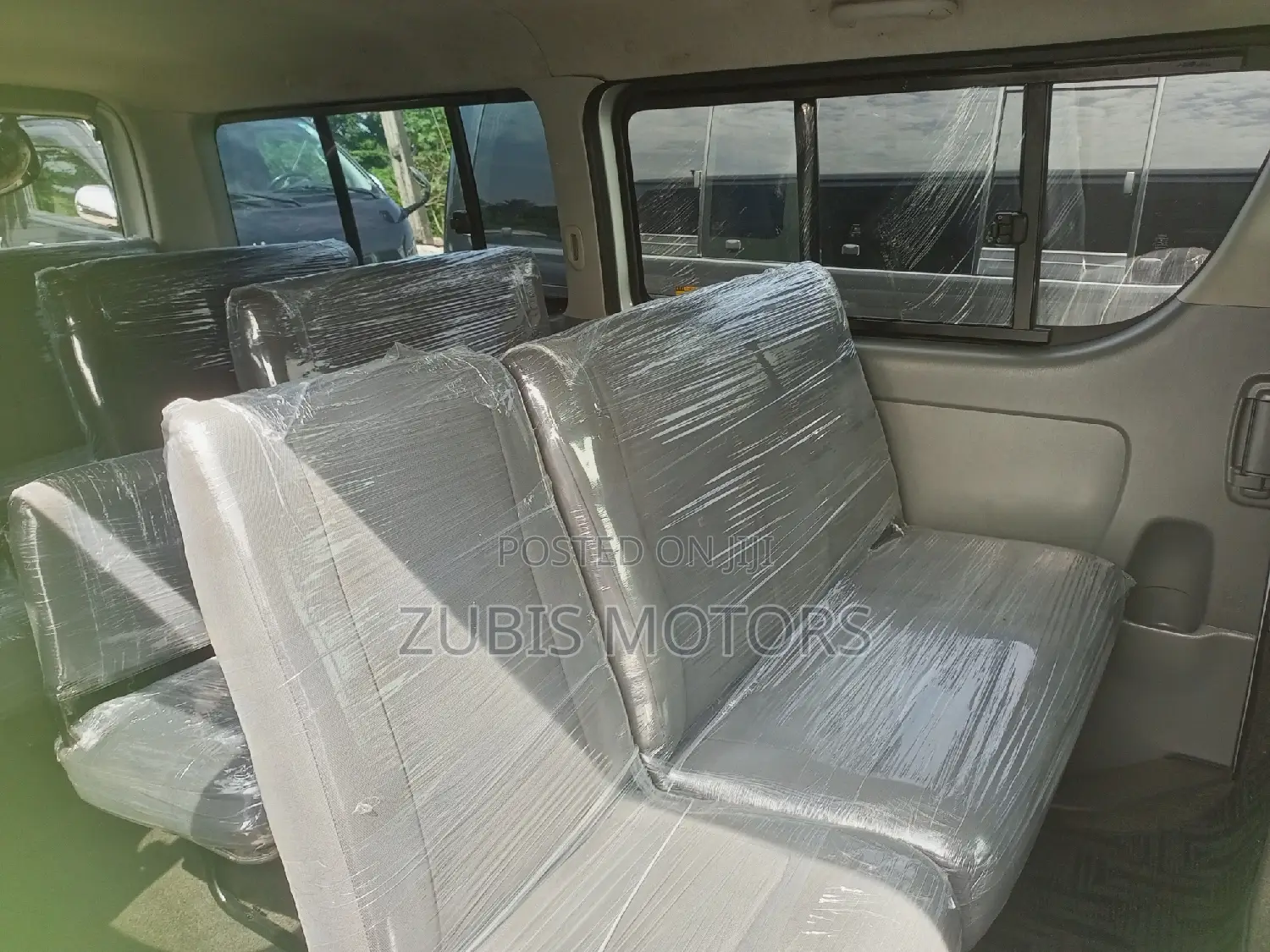 Toyota HiAce 2011 Silver