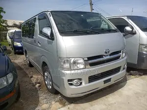 Toyota HiAce 2010 Silver