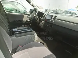 Toyota HiAce 2010 Silver
