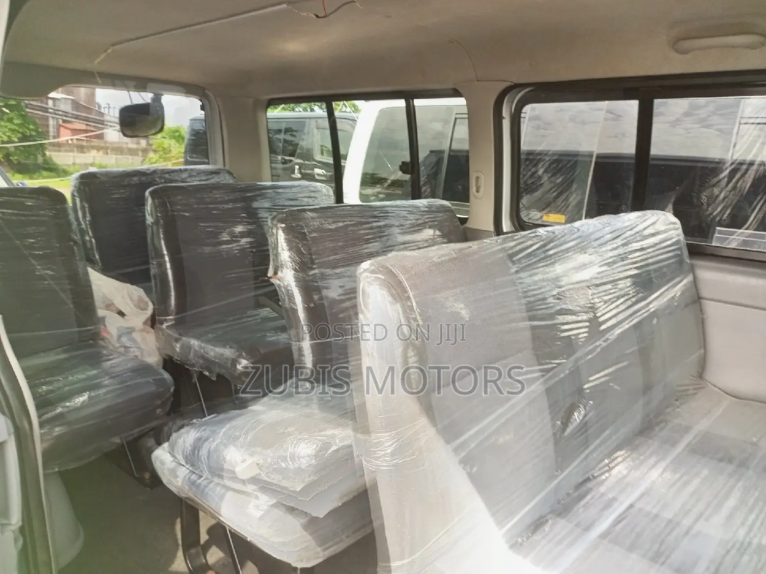Toyota HiAce 2010 Silver