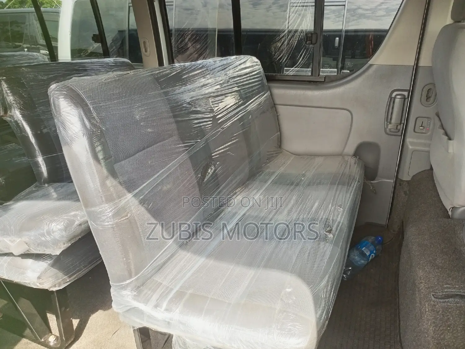 Toyota HiAce 2010 Silver