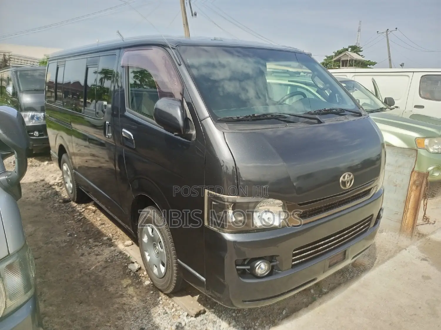 Toyota HiAce 2010 Black