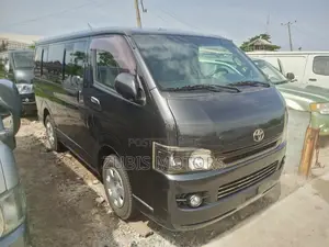 Toyota HiAce 2010 Black