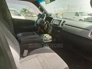 Toyota HiAce 2010 Black