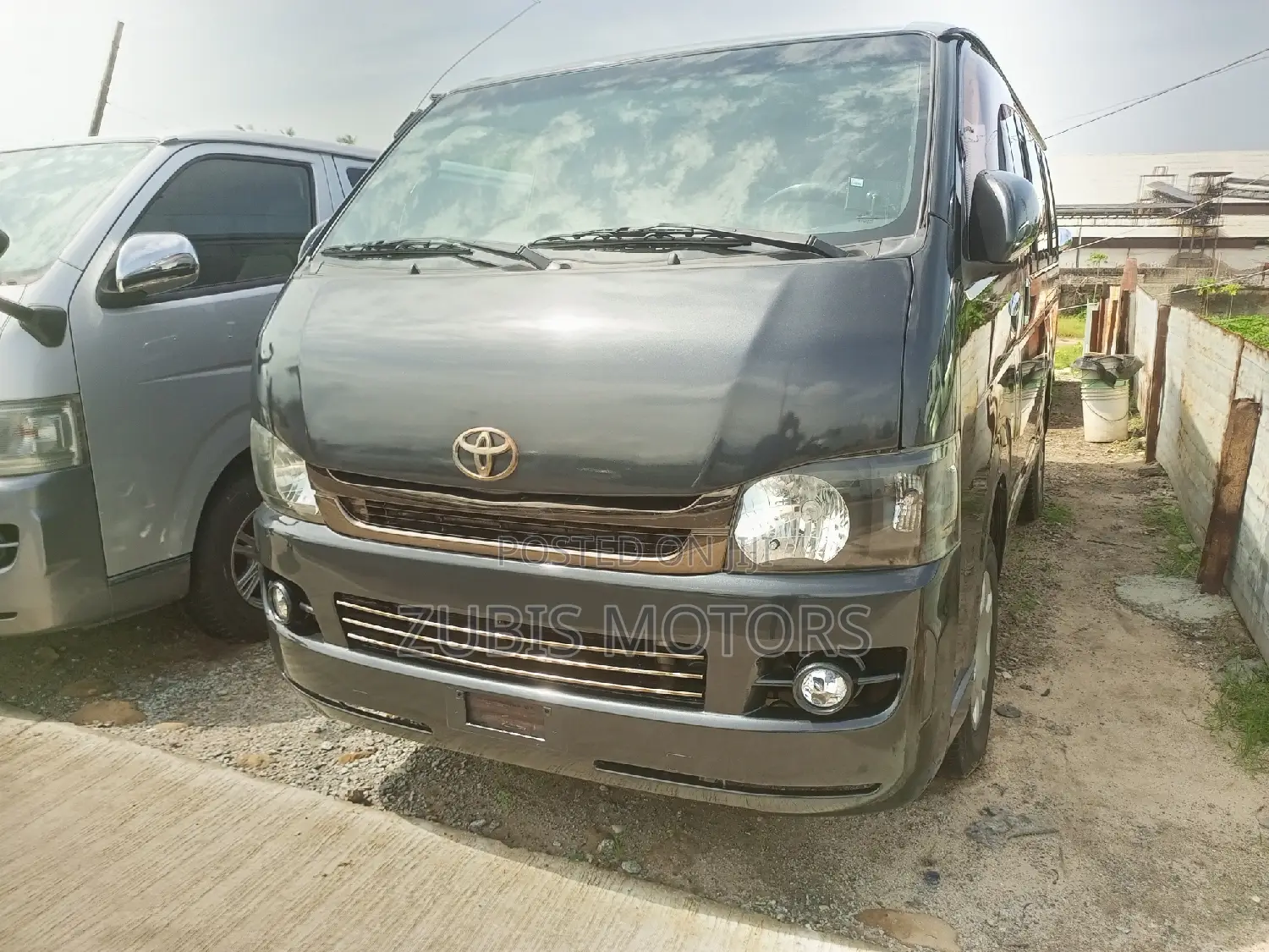Toyota HiAce 2010 Black