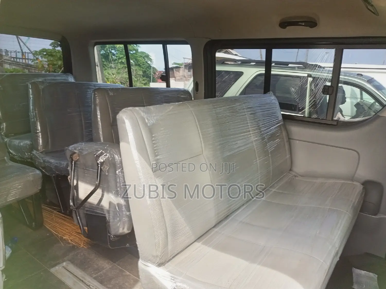 Toyota HiAce 2010 Black