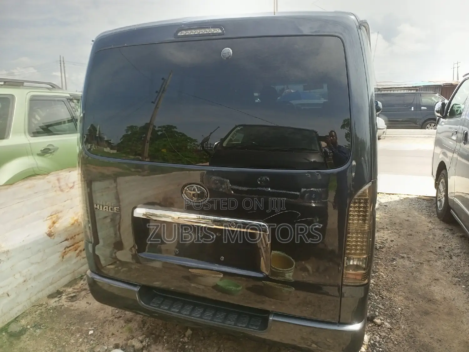 Toyota HiAce 2010 Black