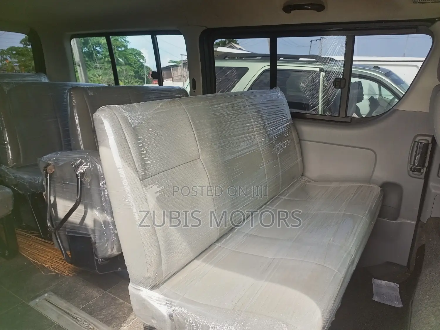 Toyota HiAce 2010 Black