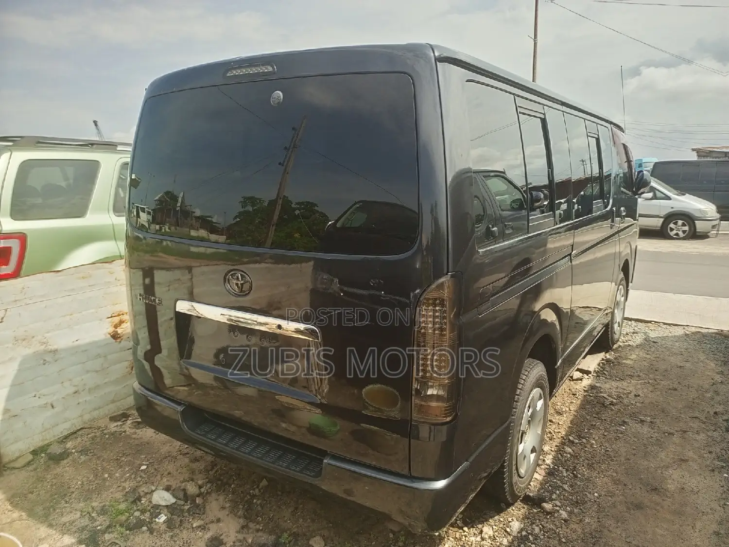 Toyota HiAce 2010 Black