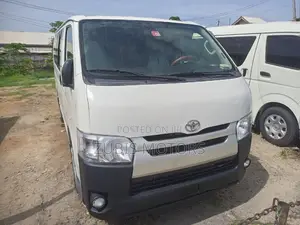 Toyota HiAce 2010 White