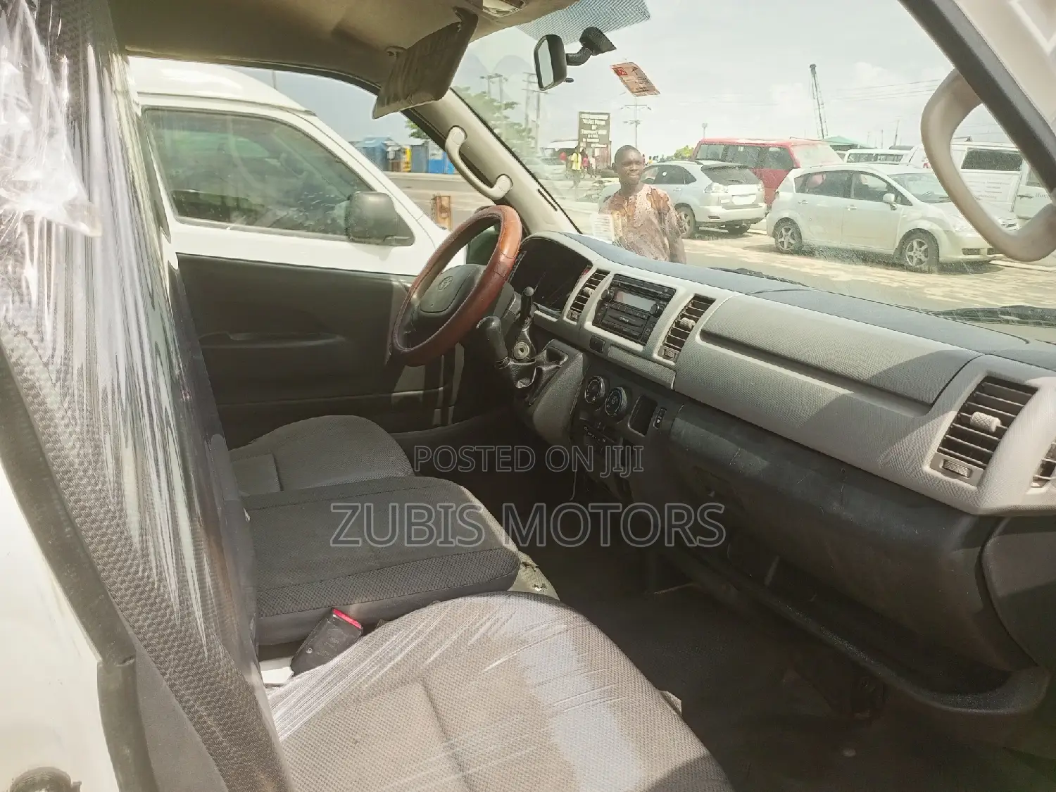 Toyota HiAce 2010 White