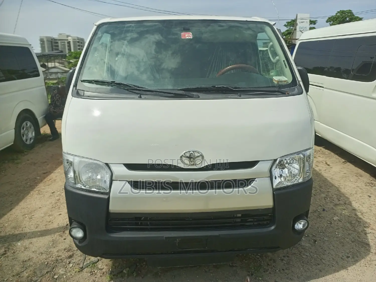 Toyota HiAce 2010 White