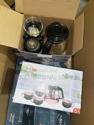 Teapot Set With 4 Cups