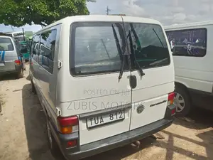 Volkswagen Transporter 2005 White
