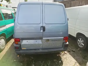 Volkswagen Transporter 2005 Blue