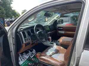 Toyota Sequoia 2013 Silver