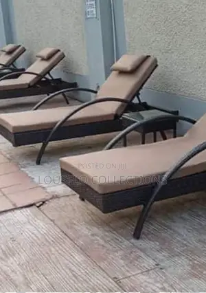 Quality Swimming Pool Bed With Table