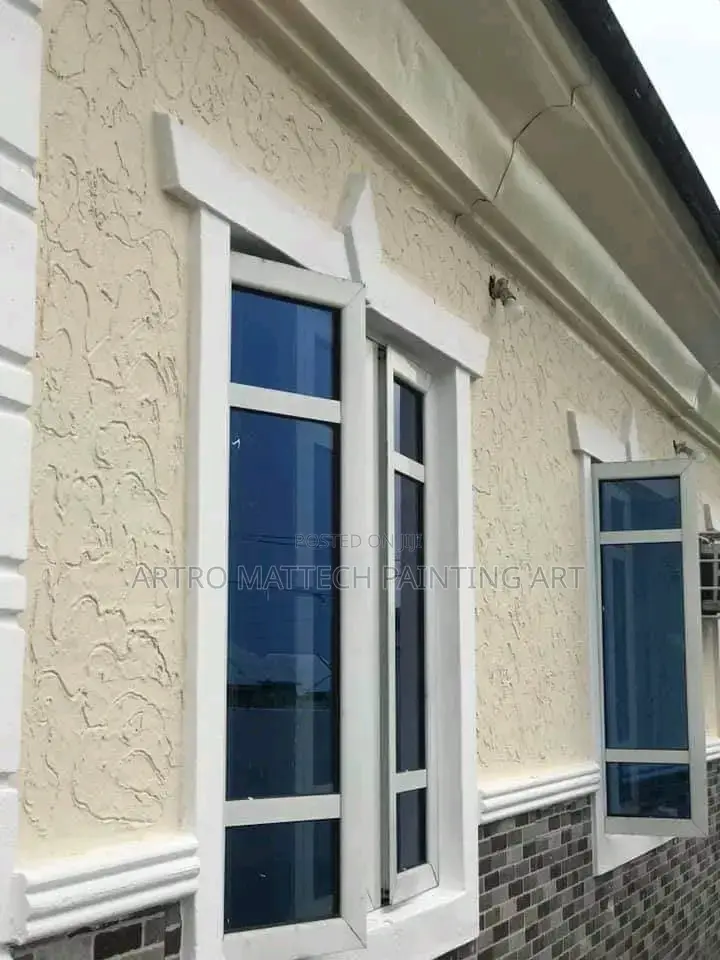 Gravitex Paint Application _Thick, Decorative N Durable.