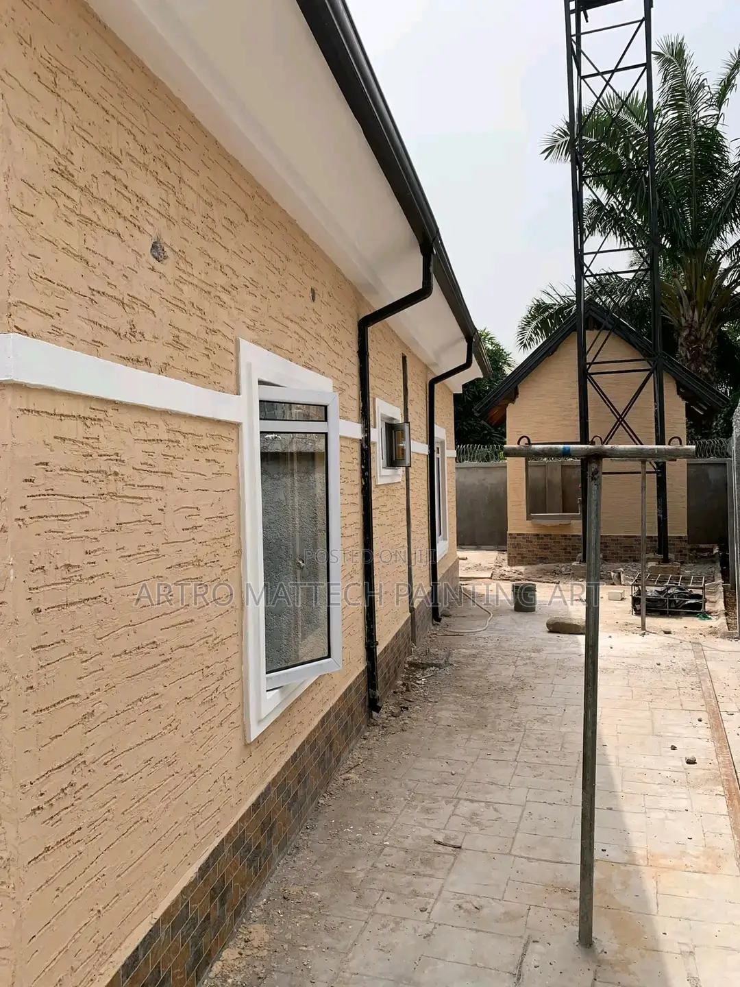 Gravitex Paint Application _Thick, Decorative N Durable.
