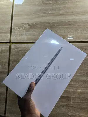 New Laptop Apple MacBook Air 2022 M2 8GB Apple M2 SSD 256GB