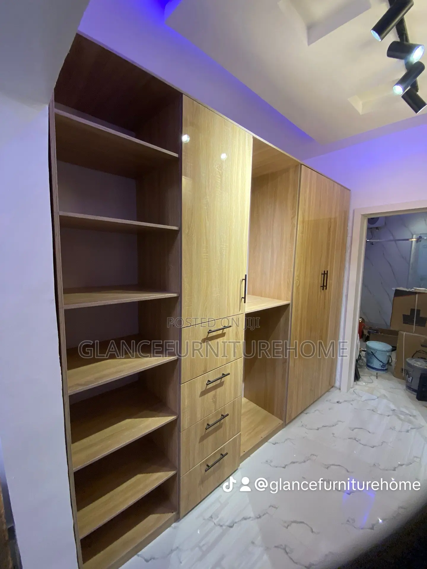 Walk in Closet