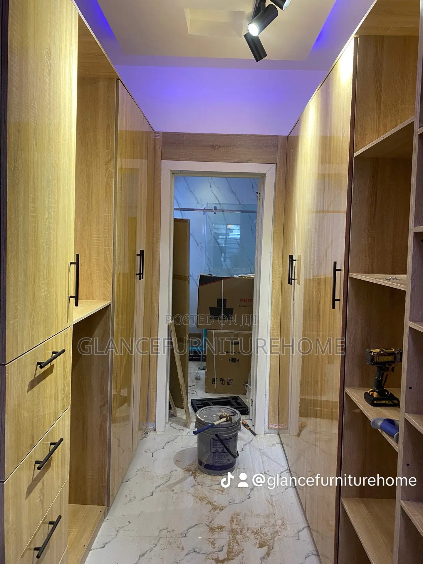 Walk in Closet
