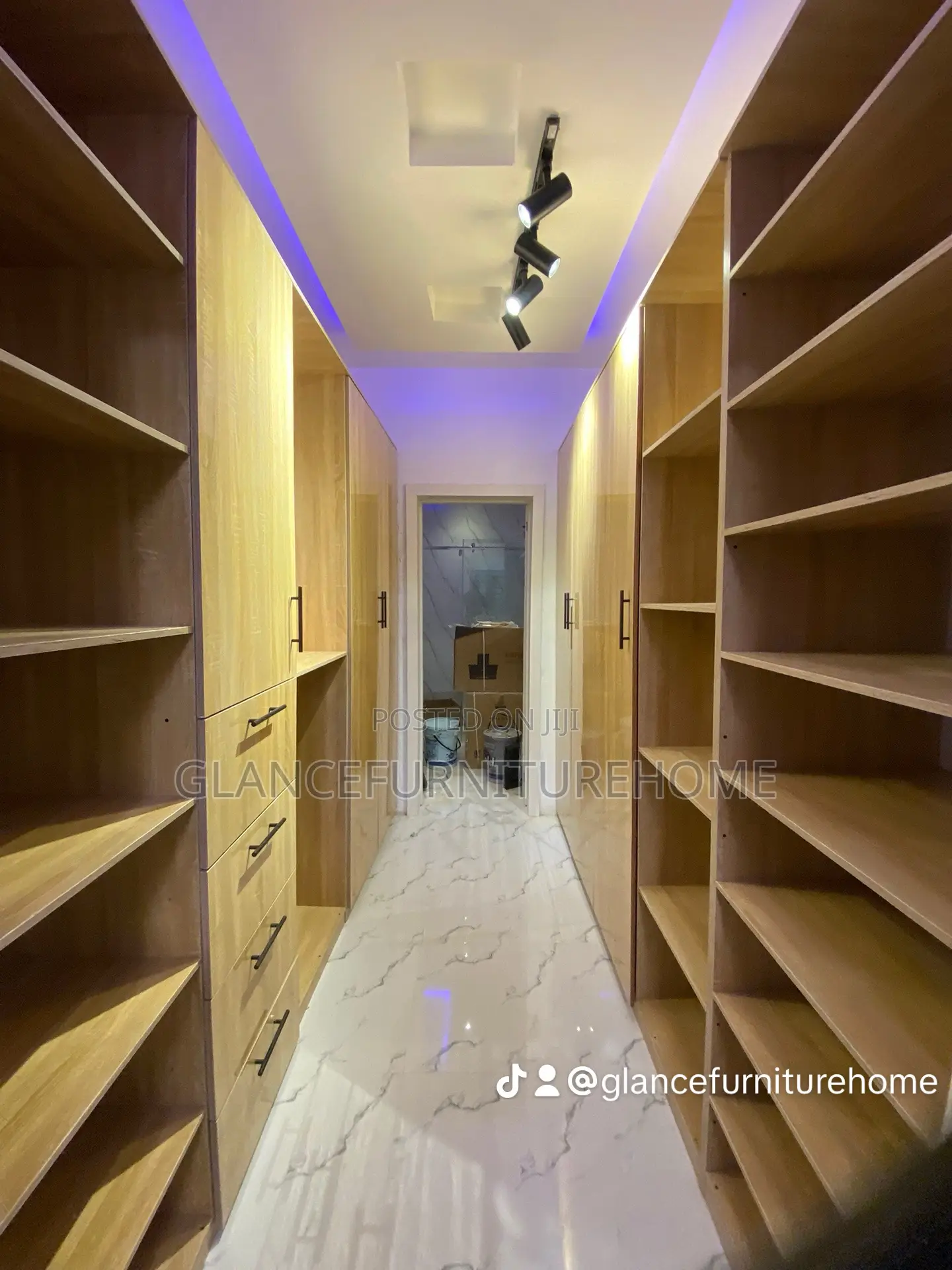 Walk in Closet