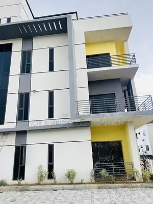 3bdrm Block of Flats in Presley Court, Wuye for sale