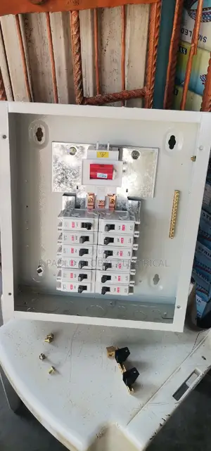 D4 3phase Iron 12 Fuse Breaker