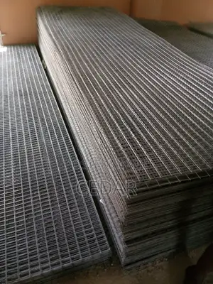 2/4 Panel Marsh Wire With Pole