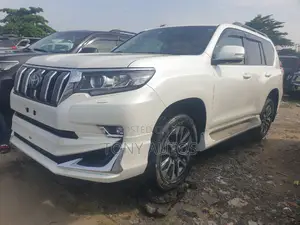 Toyota Land Cruiser Prado 2023 White