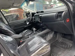Toyota Hilux 2020 Gray
