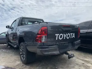 Toyota Hilux 2021 Gray