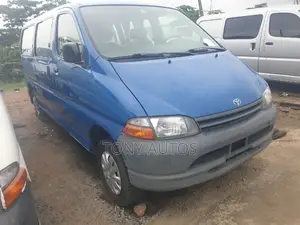 Toyota HiAce 2005 Blue