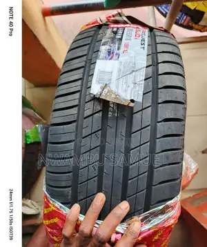 255/55r18 Roadx Tyre