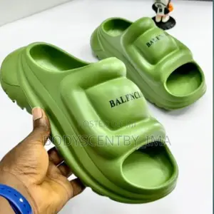 BALENCIAGA Crocs Slide