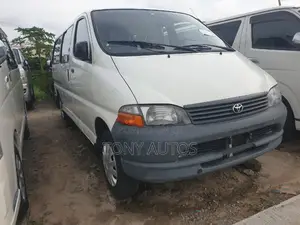 Toyota HiAce 2002 White