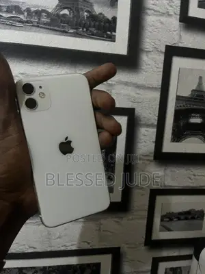 Apple iPhone 11 64 GB White