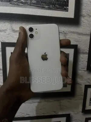 Apple iPhone 11 64 GB White
